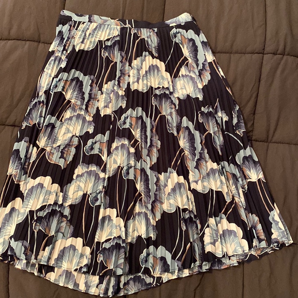 Ann Taylor floral midi pleat skirt